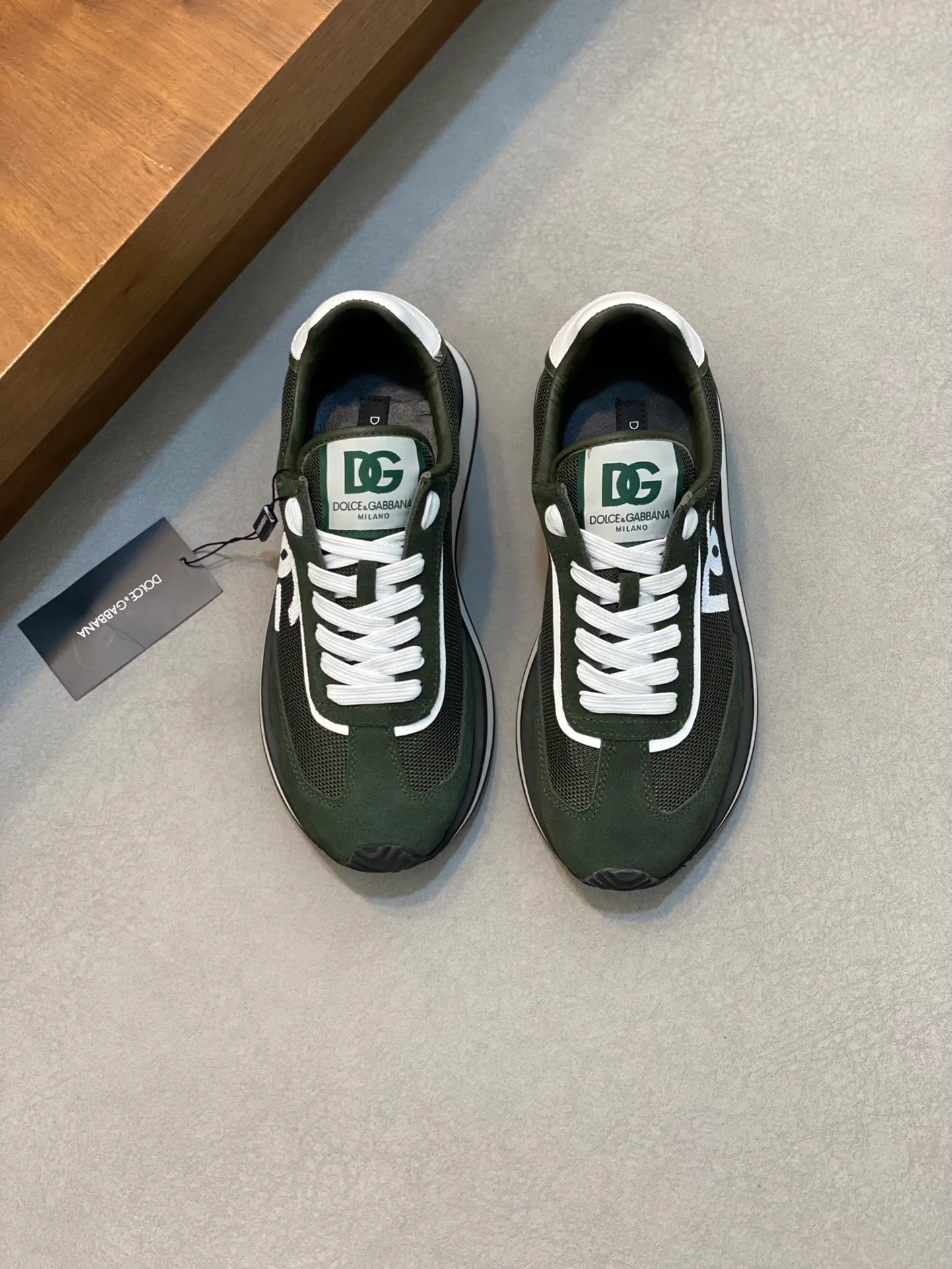 Men's Men's Shoes💰440【New Style】🐝🐝DG••New••Dolce&G*_dgDolce&G*_dgDolce & G*_dg 2024 Early Spring New Men's Lace-up Leather Casual Sports Shoes Made of imported suede cowhide spliced ​​with waterproof fabric, mixed and matched color design, a fashionable and energetic sports shoe that easily meets the needs of modern dressing and highlights the contemporary lifestyle style. The foot is fully lined with cowhide for greater comfort. The tongue and heel are decorated with logos. It is equipped with a rubber outsole. The heel and toe are wrapped to further protect our feet. It is a model worth buying! Size: 39-44 (customized at 38.45)